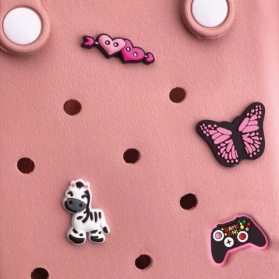 Typotrust Τσάντα Croqbag με 4 Διακοσμητικά Pins Ροζ 20x16εκ.