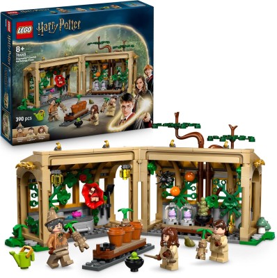 LEGO® HARRY POTTER TM: HOGWARTS™ CASTLE: HERBOLOGY CLASS