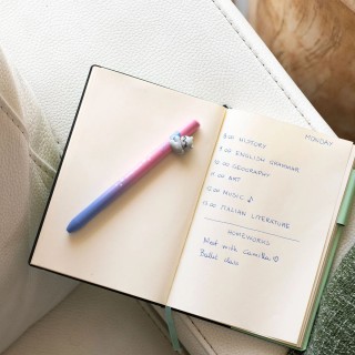 Legami Milano Retractable Ballpoint Kitty "Be Curious"- Free Hugs Ροζ HUG0002