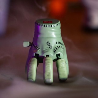 Legami Milano Mini Wind-Up Zombie Hand - The Mini Walking Hand MMH0001